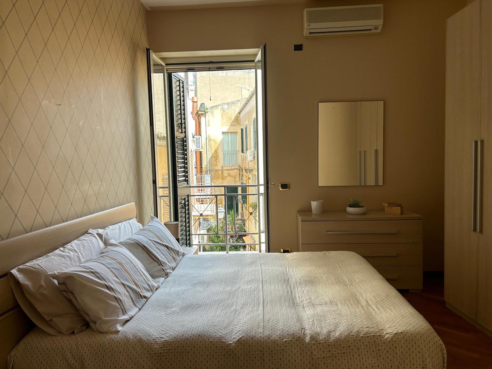 Ls Rooms - Appartamento In Centro Vista Mare Агридженто Екстериор снимка